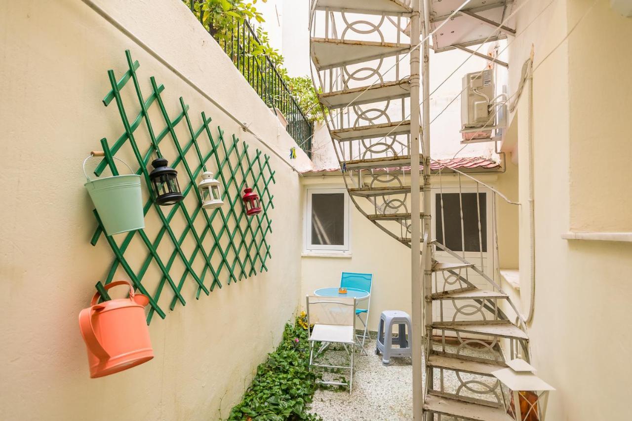 Family House Next To Acropolis Bed & Breakfast เอเธนส์ ภายนอก รูปภาพ