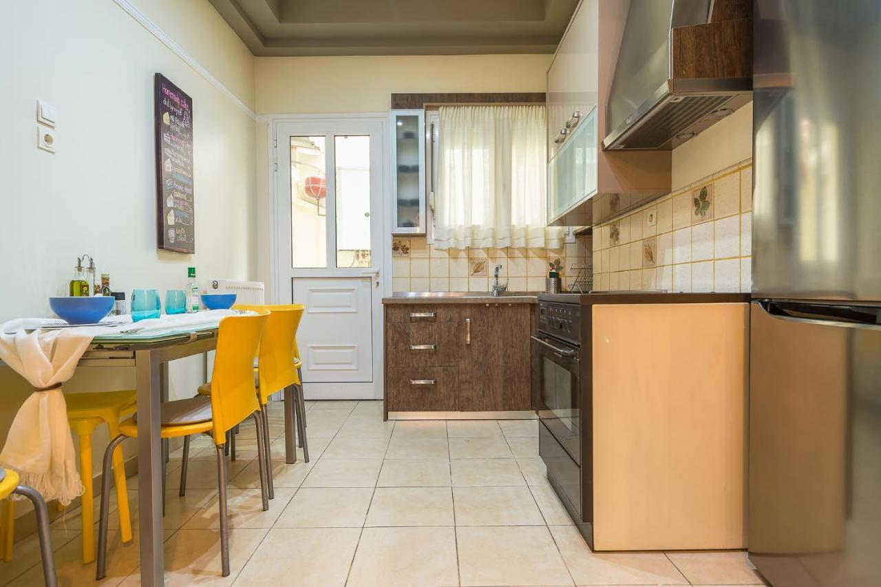 Family House Next To Acropolis Bed & Breakfast เอเธนส์ ภายนอก รูปภาพ