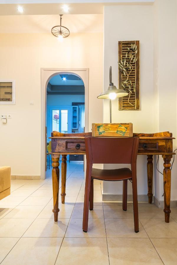 Family House Next To Acropolis Bed & Breakfast เอเธนส์ ภายนอก รูปภาพ